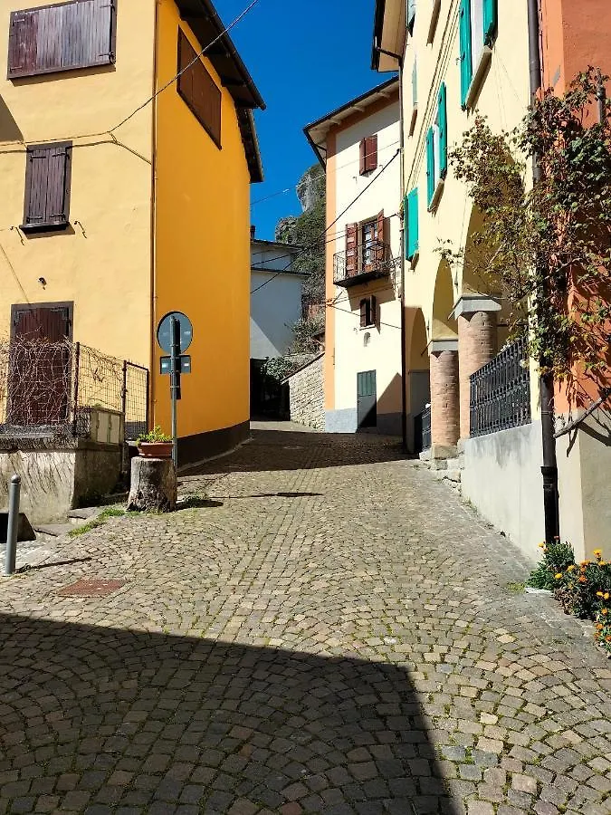 La Chicca Piccola Casina In Affitto Nel Borgo Antico Di Gaggio Montano Bo Apartment